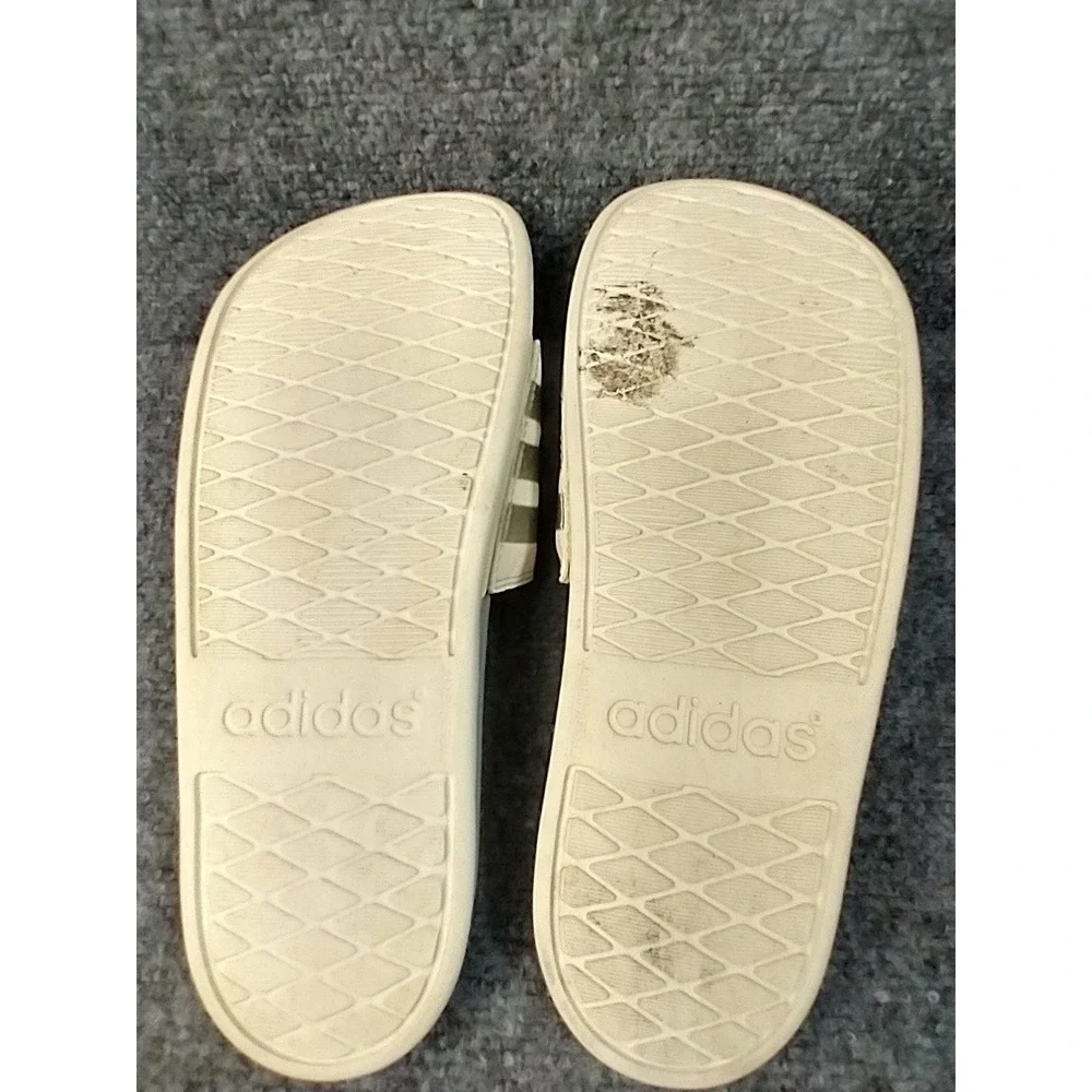 Adidas‎ Adilette Comfort Slides Wonder White Silver Metallic GW8746 Mens Size 9